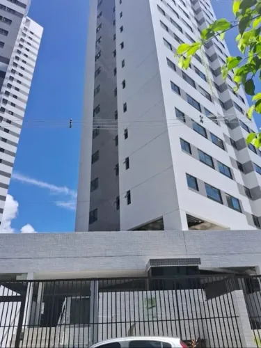 CM - Edf. Luar do Arraial Casa Amarela | 60m², 2 Quartos (1 Suíte), Prédio Novo e Localiz