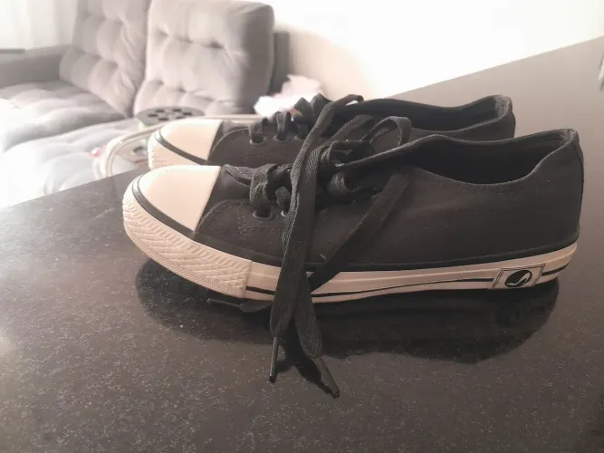 Tênis Flat Preto Emborrachado e Cano Baixo( sapatinho de Luxo)