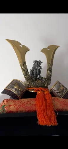Capacete Samurai Japonês Kabuto Decorativo com Dragão - Original do Japão