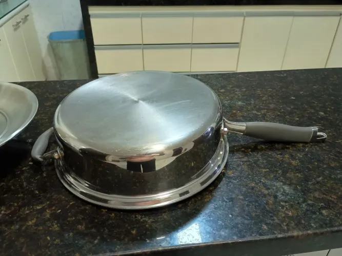 Frigideira em Aço Cirúrgico