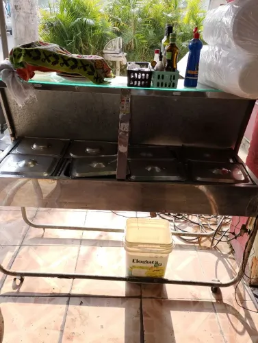 Vendo buffet de 8 cubas elétrica 110w