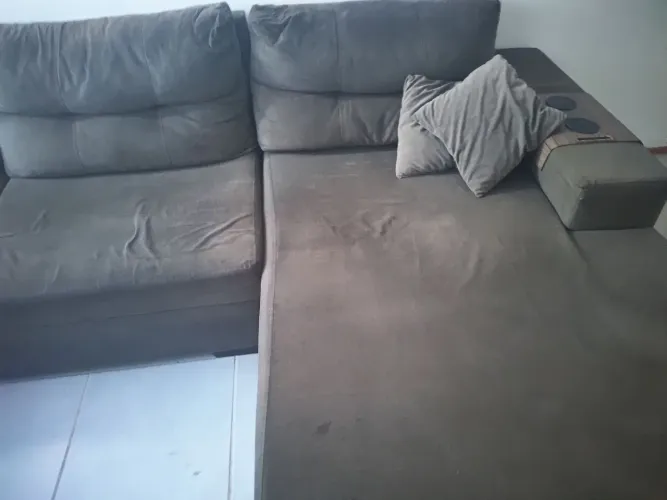 Sofá grande 3 metros em Suede chocolate com chaise.