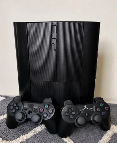 PS3 super slim dois controle 