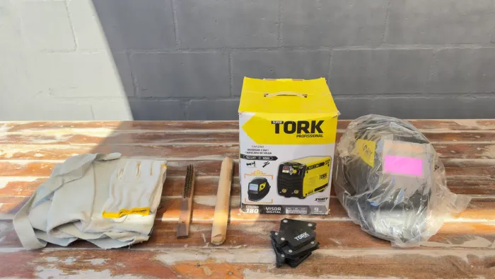 Inversora de Solda KAB 180M MMA/TIG + Kit Completo (NOVA)