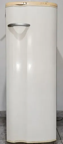 Vende-se geladeira uma porta, em bom estado.