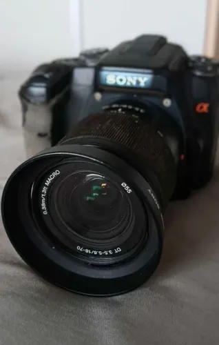 CÂMERA SONY - ALPHA 100