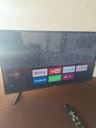 TV SMART PHILCO 40 POLEGADAS FUNCIONANDO PERFEITAMENTE SEM DETALHES ACEITO CARTÃO