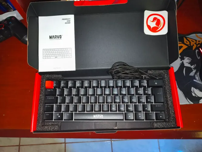 ? Teclado Mecânico Marvo KG933G RGB Semi-Novo