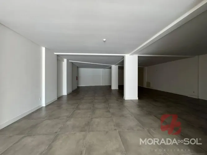 Sala Comercial 270m² para Alugar em Alto Perequê - Porto Belo/SC