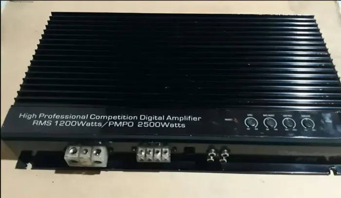Módulo 1200 RMS e sub de 12 1500 watts 