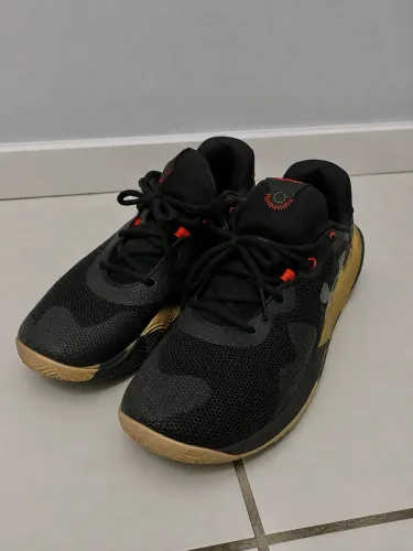 UNDER ARMOUR BUZZER