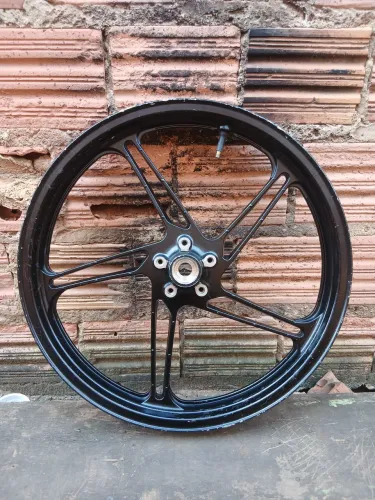 Roda ligar leve da Honda tintan freio a disco da 150/160 aro 18 .