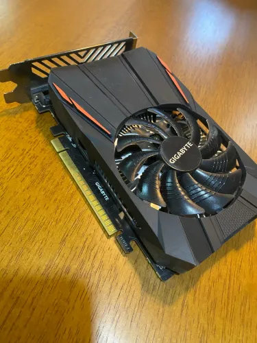 Placa De Vídeo Nvidia Gigabyte Gtx 1050 Ti 4gb Gddr5