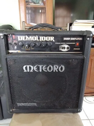Amplificador de Baixo Meteoro Demolidor FWB80