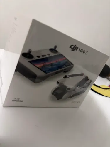 Drone DJI mini 3 com controle de tela Anatel lacrado