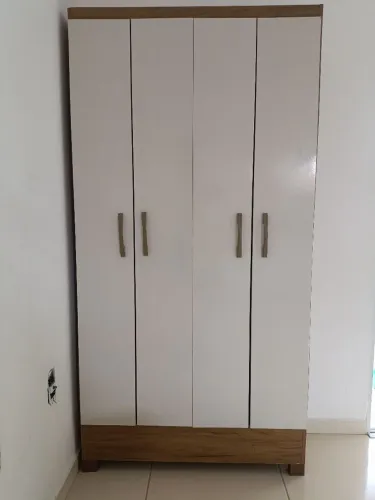 Armário multiuso 4 portas