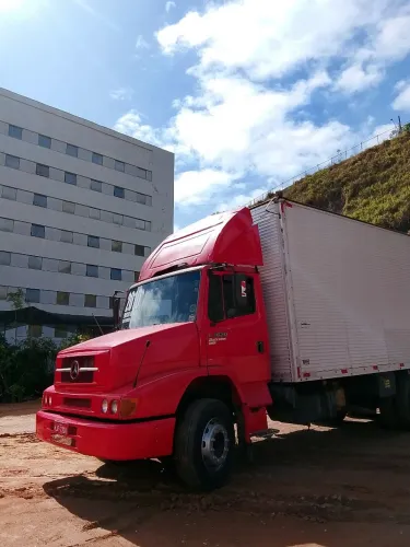 Caminhão Mercedes Benz 1620 ano 2010