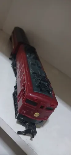 Locomotiva trem elétrico strela com vagão 