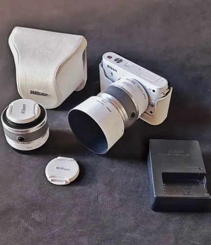 Câmera Mirrorles Nikon 1 J1