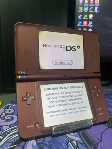 Nintendo DSi XL Vermelho Original - Console Portátil Nintendo DS