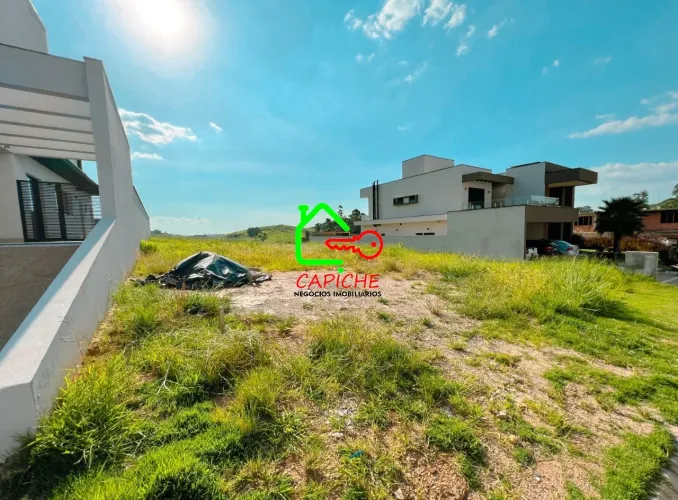 Terreno em Condomínio Santa Cândida em Vinhedo-SP: oportunidade única de investimento!