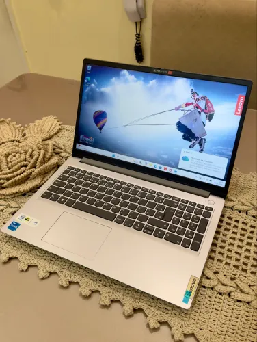 Notebook Lenovo i3 de 12* Geração NOVO