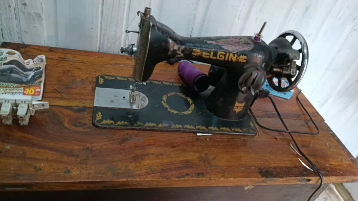Máquina de costura algin