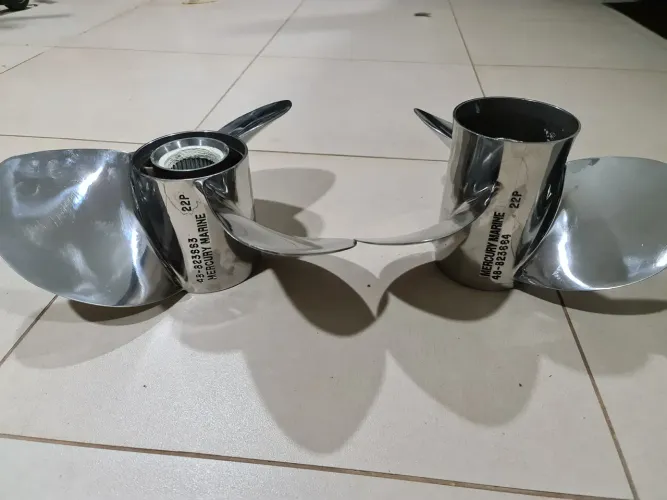 Par de hélice 22P em perfeito estado