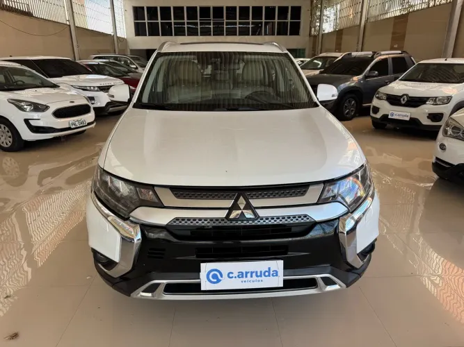 Mitsubishi Outlander HPE-S 2.2 Diesel 4X4 Aut. 2021