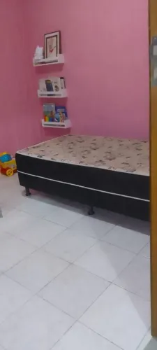 Cama box solteiro montada com pés ortolite