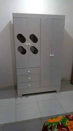 ROUPEIRO INFANTIL 4 PORTAS E 3 GAVETAS