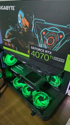 RTX 4070 TI-Super 16gb Gigabyte OC + 2 anos de garantia - perfeito estado