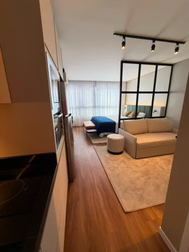 Studio mobiliado Downtown no Centro de Floripa