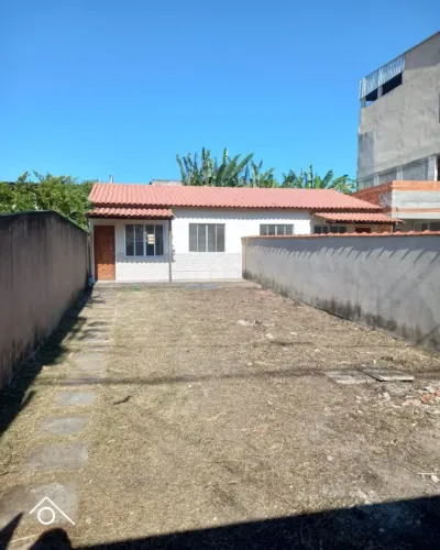 Vendo excelente casa no balneário ponta da 300.000