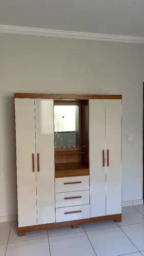 Guarda roupa capelinha novo direto da loja, entrega e montagem gratuita