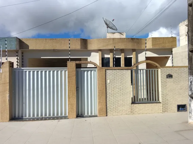 Portão e porta +grade de alumínio