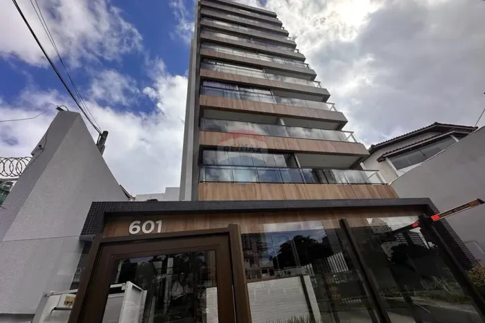 Apartamento à venda no House Espatódeas em Caminho das Árvores