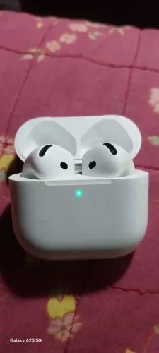 Airpods 4 cancelamento de ruidos microfone em ótimo estado 