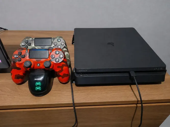 Ps4 slim vendo ou troco por iphone 12