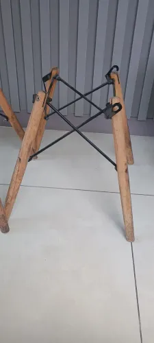 Pés para cadeira eames