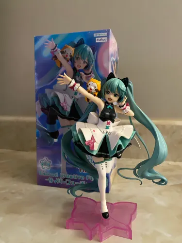 Figure hatsune miku