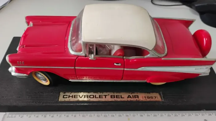 MINIATURA ANTIGA BEL AIR 1957 