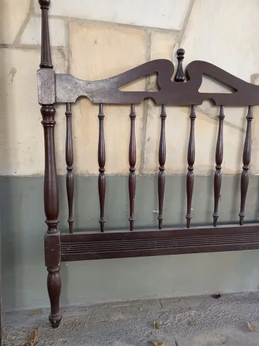 Cama Infantil antiga em mogno