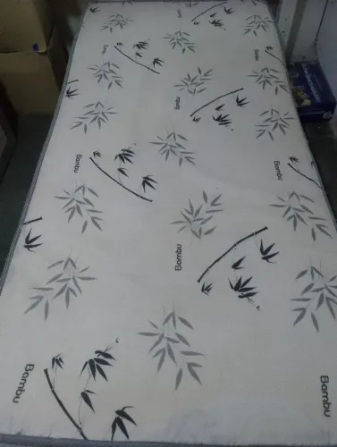 Vendo base de cama box solteiro junto com a cabeceira 