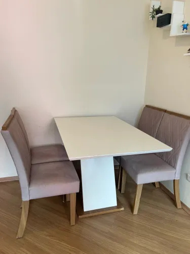 Mesa 4 lugares + cadeiras estofadas