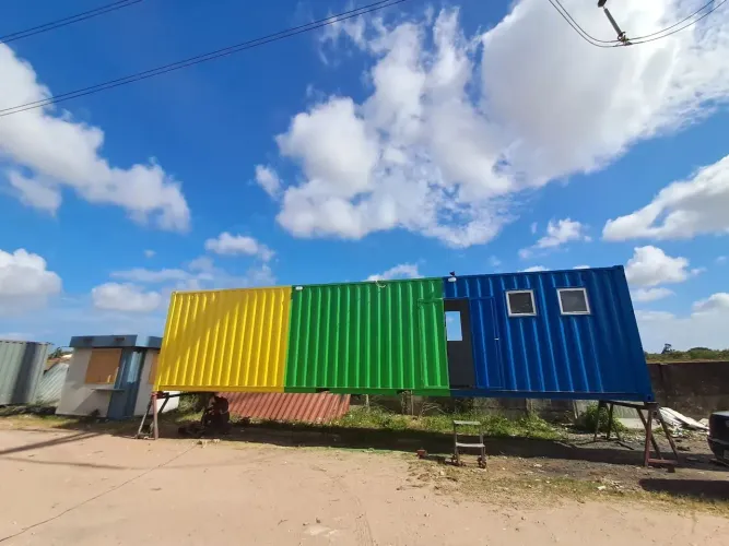 Personalização de container marítimo