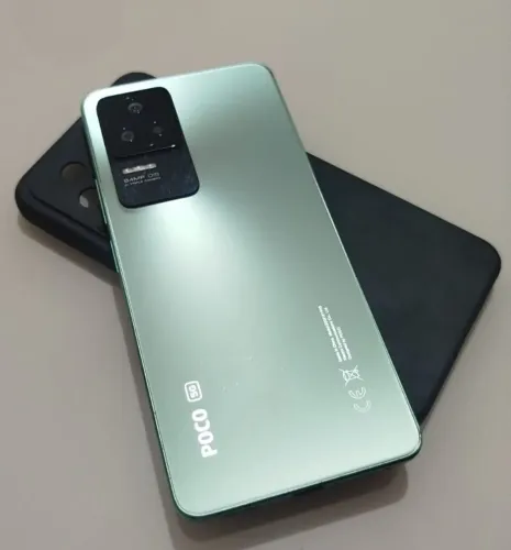 Poco F4