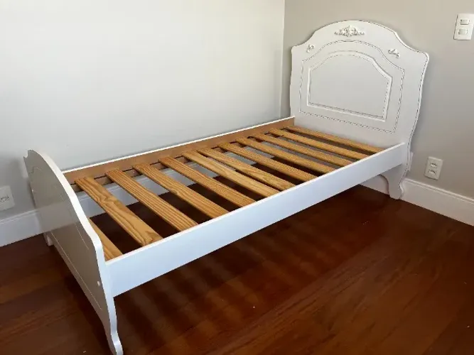 Cama Solteiro Provençal para Menina - Linda e Muito Nova