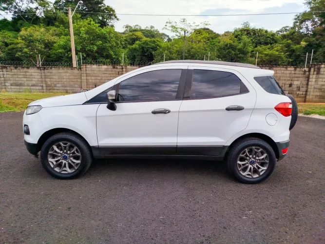 Ford Ecosport Freestyle 1.6 16V Flex 5P 2014