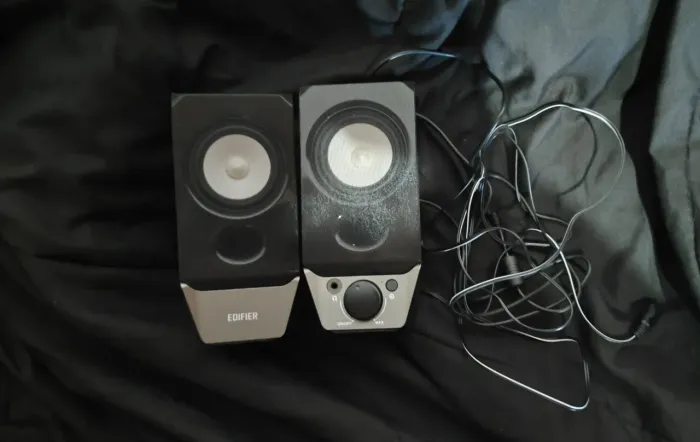 Vendo caixa de som edifier r19bt